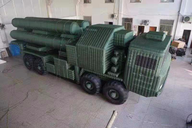 上街军用战车